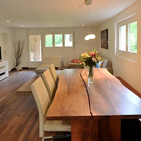 Hoelzerhuette ארוזה