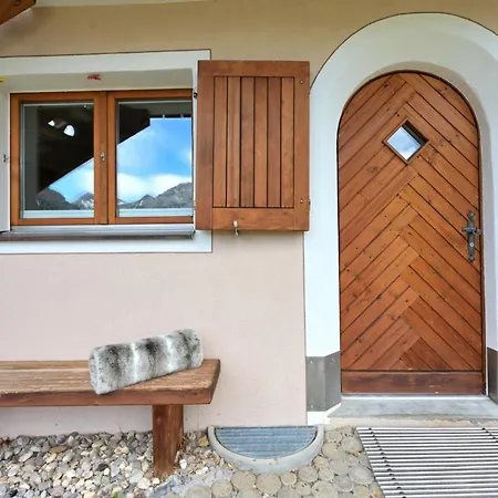 Hoelzerhuette * 阿罗萨